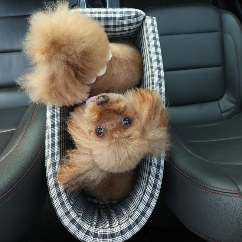 Pet car armrest box kennel bed installed in vehicle center console