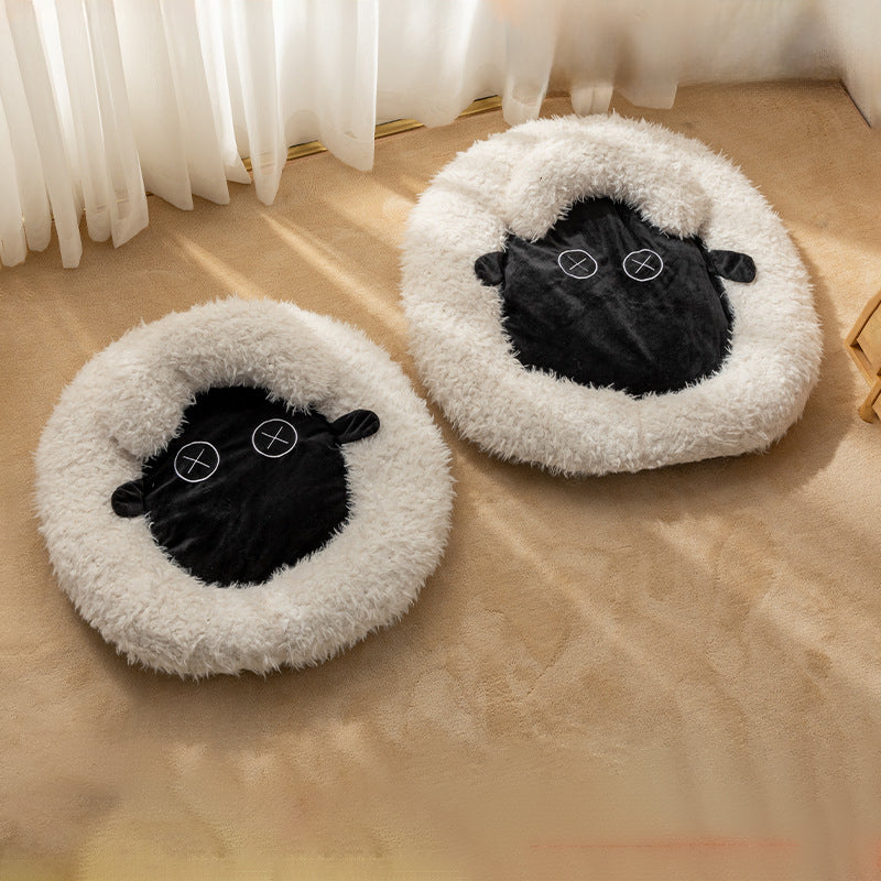 Round winter warm lamb cat bed, top view